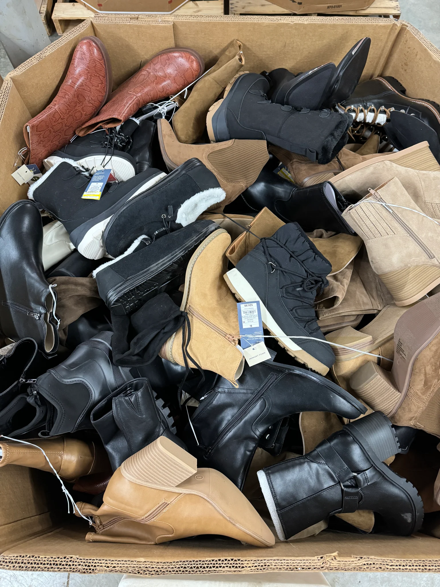 Target Womens Boots (150 Pairs) - Image 3